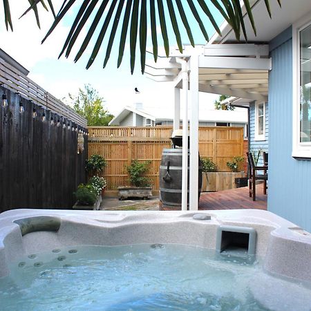 Beautiful Home With Short Stroll To Havelock Village Havelock North Exterior photo