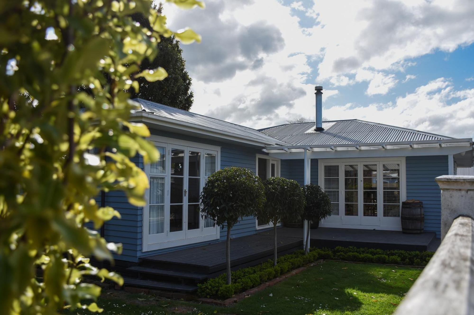 Beautiful Home With Short Stroll To Havelock Village Havelock North Exterior photo